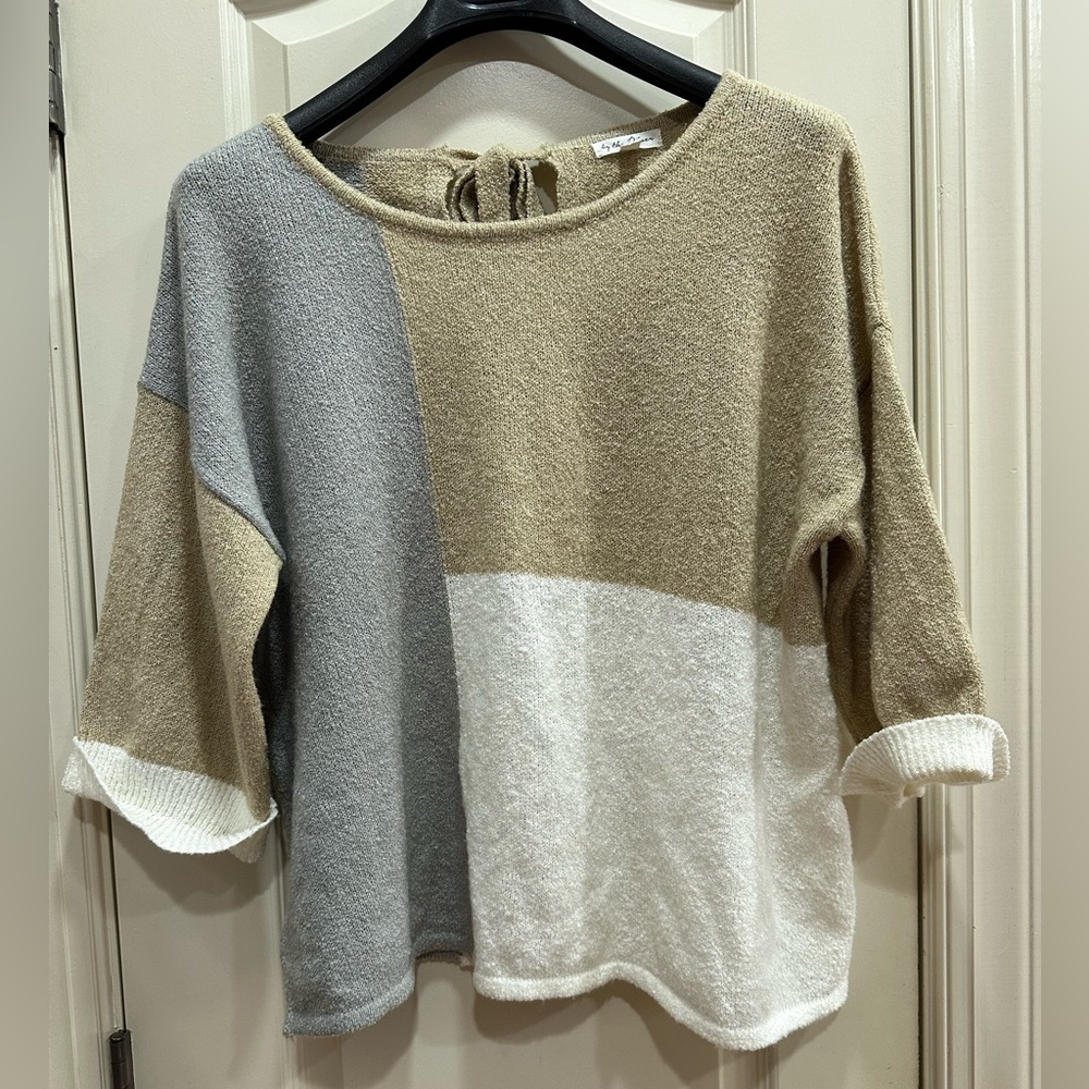 Color Block light weight sweater